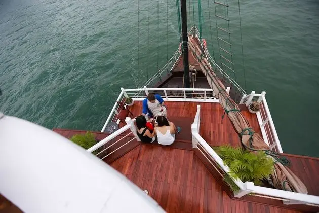 V'Spirit Classic Cruises - Lobi