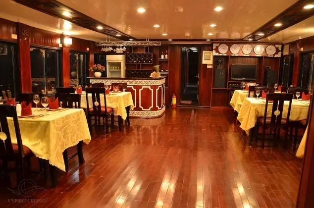 V'Spirit Classic Cruises - Yerinde Yemek