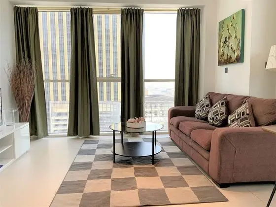 VST - Spacious Furnished 1BR in Marina