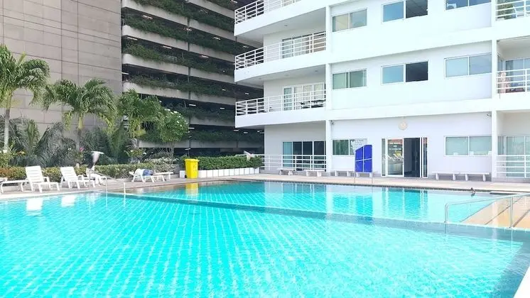 Vtsix Condo Service at View Talay Condo - Havuz