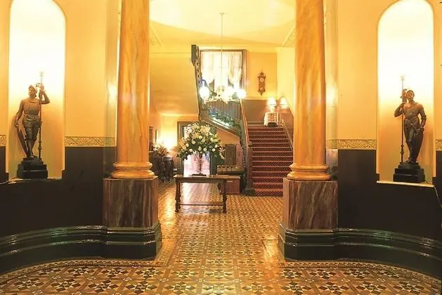 Vue Grand - Lobi