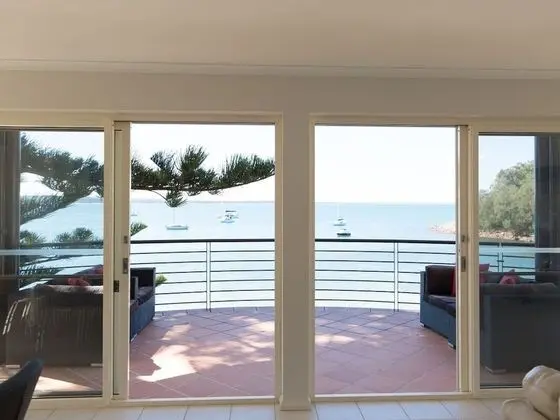 VUES at Salamander Bay - Öne Çıkan Resim