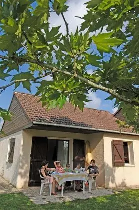 VVF Club Intense Bourgogne, Semour en Auxois - Dış Mekan