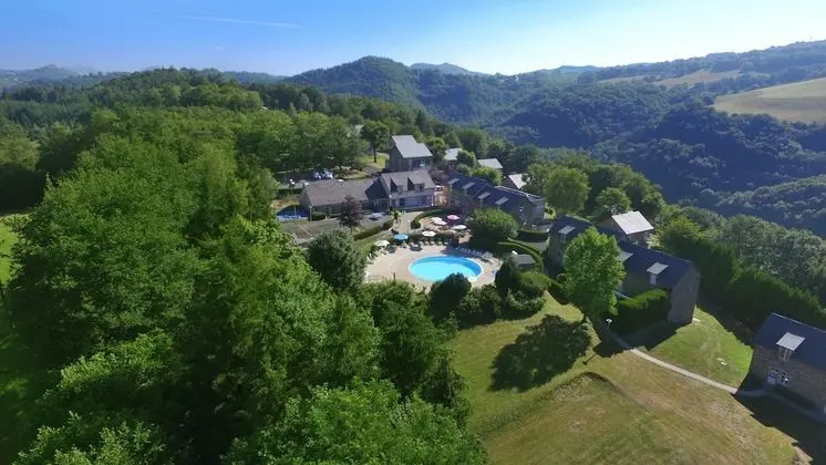 VVF Villages Cœur de Cantal, Vendes