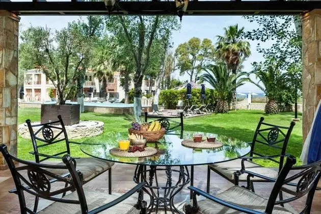 W Villas Halkidiki Deluxe 4 Bedroom Villa Beach Front