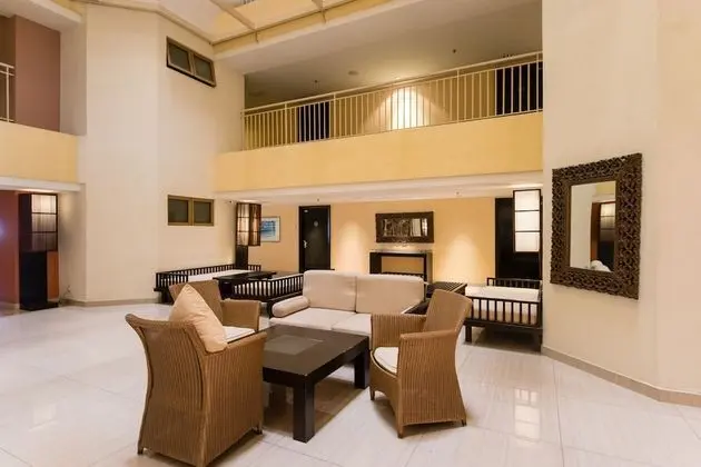 W Studio Resort Suites at Pyramid Tower - Lobi