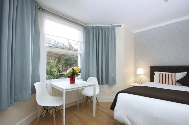 W14 Apartments - Oda
