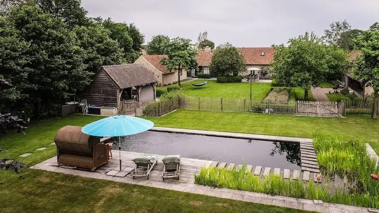 Wabi Sabi B&B - a Japanese Sleep Oasis in Belgium - Havuz
