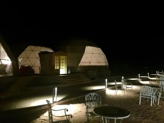 Wadi Rum Bubble Luxotel - Campsite - Dış Mekan