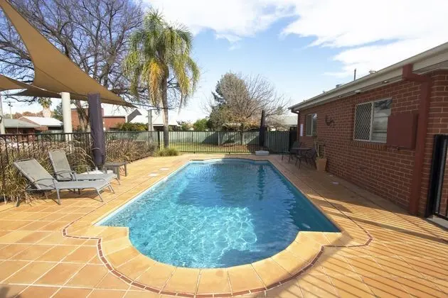 WAGGA RSL CLUB MOTEL