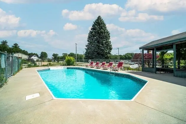 Wagon Wheel Motel - Havuz