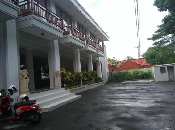 Hotel Wahyu Dana - Dış Mekan