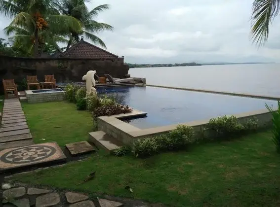 Hotel Wahyu Dana - Havuz
