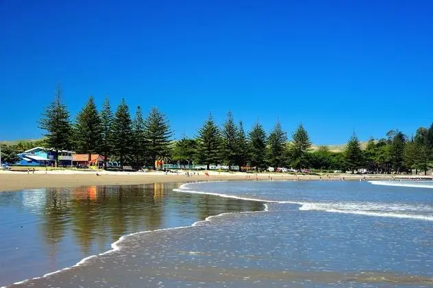 Waikanae Beach TOP 10 Holiday Park - Plaj