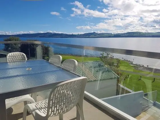 Waimahana Apartment 8
