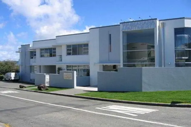 Waimahana Apartments