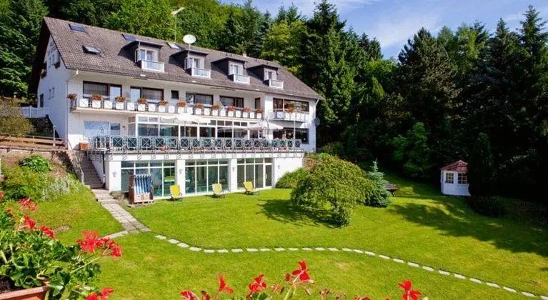 Waldhotel Wiesemann und Appartmenthaus Seeschwalbe am Edersee