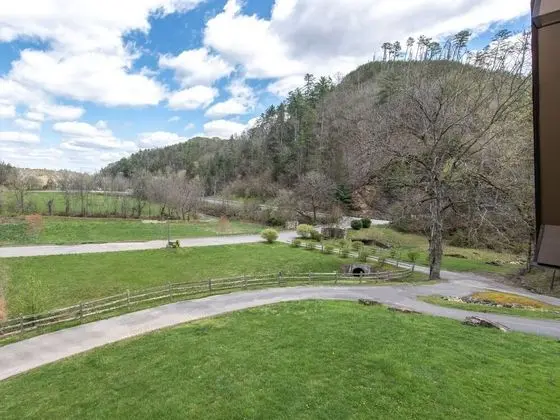 Waldens Creek Lodge