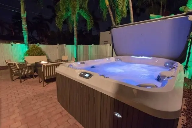 Walk to Beach Spacious Estate with Hot Tub & Game Room - Spa