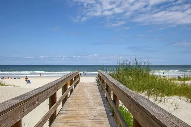 Walk to Beach, Spacious House, Huge Outside Patio - Plaj