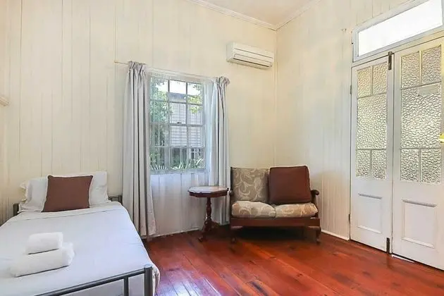 Walk to the Charming Character Home - İç Mekan