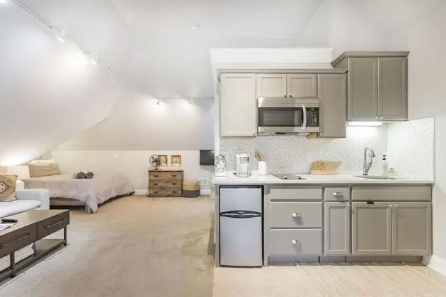Walk to Five Points + 10 Minutes from Downtown! - Mutfak