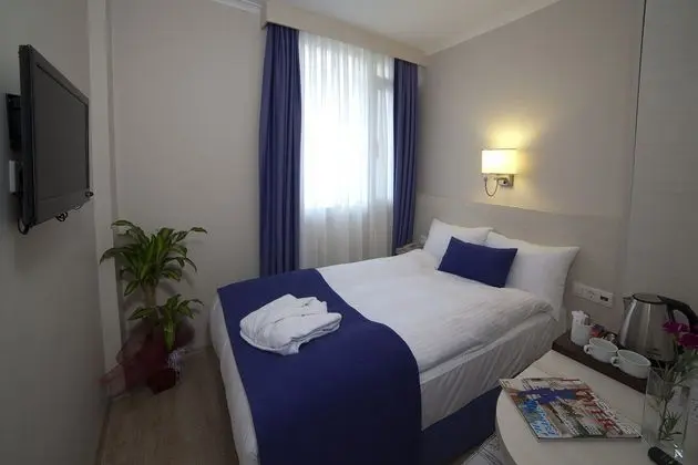 Walk In Hotel