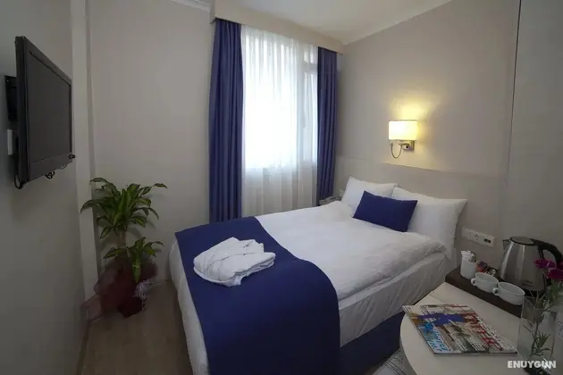 Walk In Hotel
