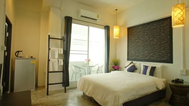 Walking Street Residence - Öne Çıkan Resim