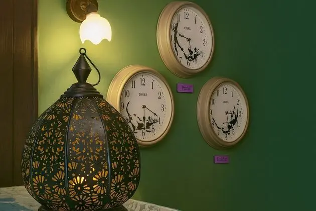 The Walled off Hotel Paris - Lobi