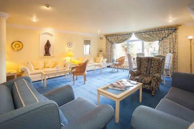 The Walnut Tree Hotel - Lobi