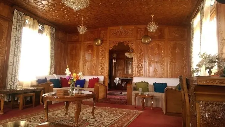 Wangnoo Houseboats - Lobi