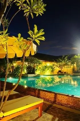 Villa Wanida Garden Resort - Havuz
