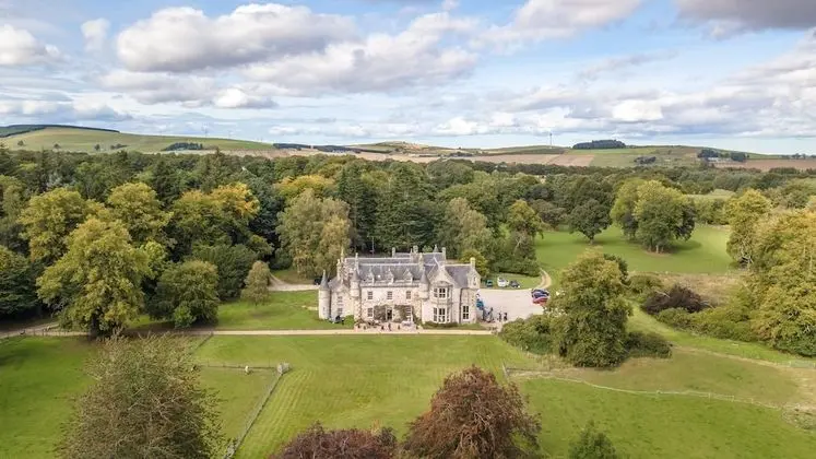 Wardhill Castle