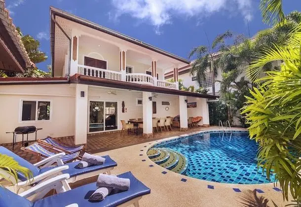 Villa Waree Near City and Beach