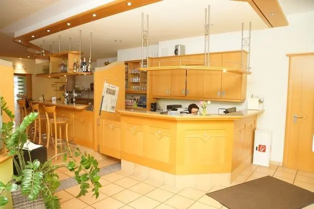 Warias Hotel & Restaurant - Lobi