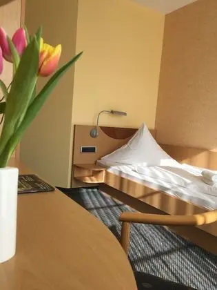 Warias Hotel & Restaurant - Oda