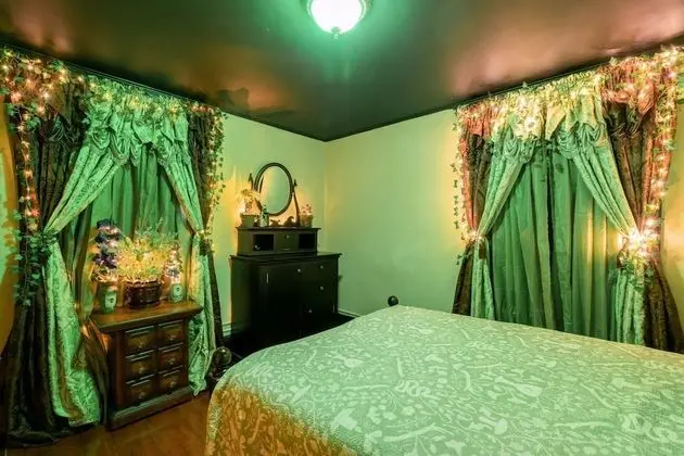 The Warlock House - Dış Mekan