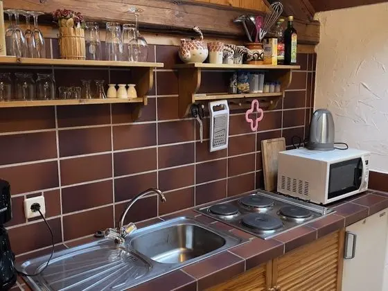 Warm Apartment in a Small Complex With Cosy Beer Garden and Small Brown Cafe - Yerinde Yemek
