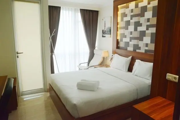 Warm and Best Studio Menteng Park Apartment