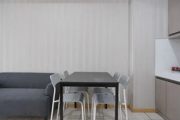 Warm And Comfy 2Br Apartment At M-Town Residence - Oda Düzeni