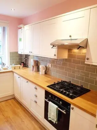 Warm Cosy Family Home With Free Parking - Mutfak