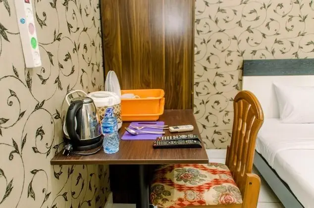 Warm And Cozy Studio Apartment (No Kitchen) At Aeropolis Residence - İç Mekan