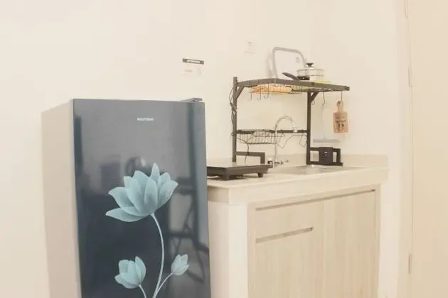 Warm And Cozy Studio At Meikarta Apartment - Mutfak