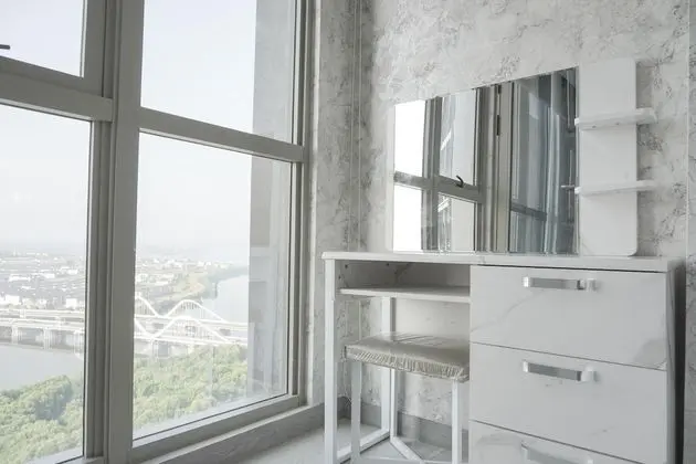 Warm And Elegant 1Br At Gold Coast Apartment - Oda
