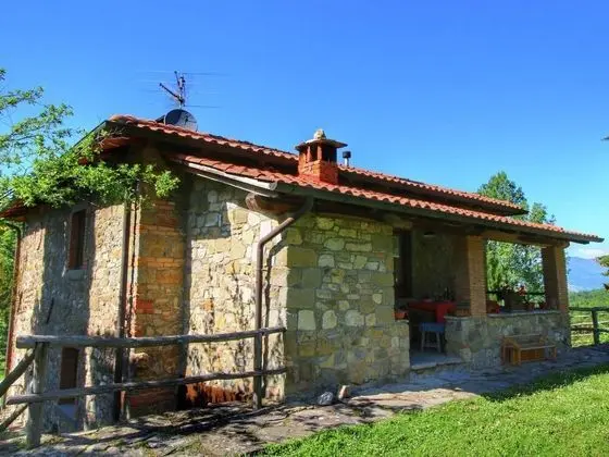 Warm Holiday Home in Ortignano With Swimming Pool - Öne Çıkan Resim