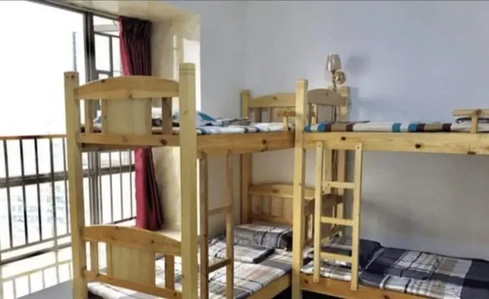 Warm Home Youth Hostel - Oda