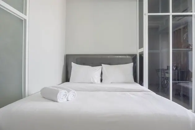 Warm And Homey Studio At Seasons City Latumenten Apartment