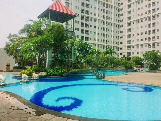 Warm And Homey Studio At Seasons City Latumenten Apartment