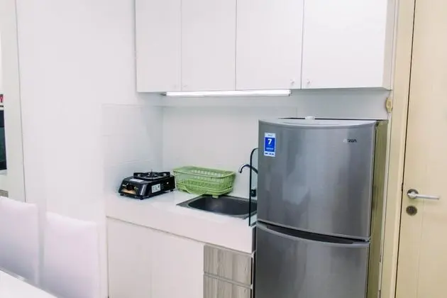 Warm And Minimalist 3Br Apartment At M-Town Residence - Mutfak
